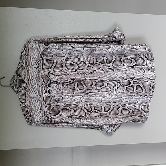 NWT! Michael Kors Logo Snake Print Zippered Blouse Foldover Sleeves - Picture 3 of 8